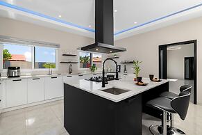 NEW 5br5ba w Private Pool Puttputt Close2beach