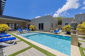 NEW 5br5ba w Private Pool Puttputt Close2beach