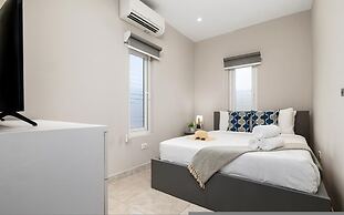 NEW 5br5ba w Private Pool Puttputt Close2beach