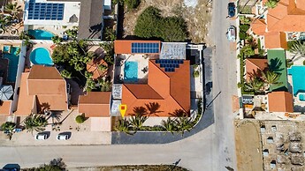 NEW Modern Cozy Studio Walking Distance to Beach
