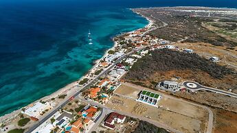 NEW Modern Cozy Studio Walking Distance to Beach