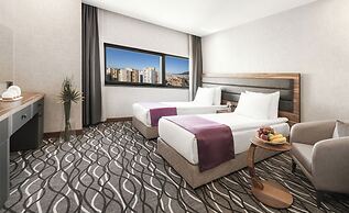 Lilium Hotel & Suites