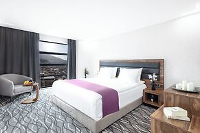 Lilium Hotel & Suites