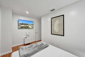 Villa Royale 4 BR Home w Pool & Hot Tub