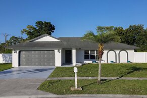 Villa Royale 4 BR Home w Pool & Hot Tub