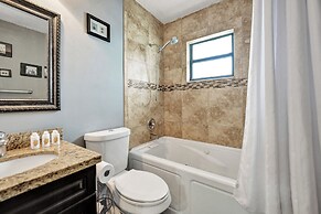 Villa Royale 4 BR Home w Pool & Hot Tub