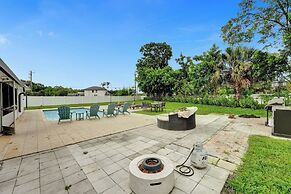 Villa Royale 4 BR Home w Pool & Hot Tub