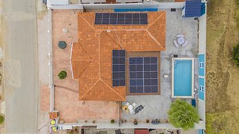 2br2ba Home w Private Pool Close 2 Beach BBQ