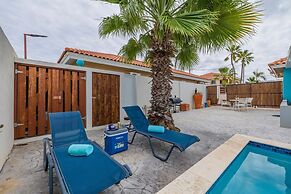 2br2ba Home w Private Pool Close 2 Beach BBQ