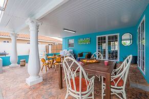 2br2ba Home w Private Pool Close 2 Beach BBQ