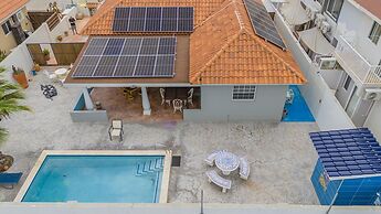 2br2ba Home w Private Pool Close 2 Beach BBQ