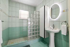 2br2ba Home w Private Pool Close 2 Beach BBQ