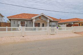 2br2ba Home w Private Pool Close 2 Beach BBQ