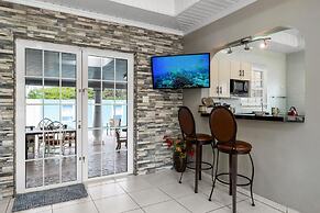 2br2ba Home w Private Pool Close 2 Beach BBQ