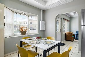 2br2ba Home w Private Pool Close 2 Beach BBQ