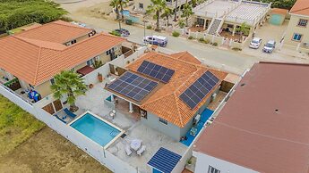 2br2ba Home w Private Pool Close 2 Beach BBQ