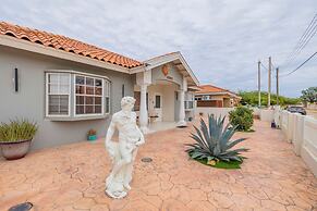 2br2ba Home w Private Pool Close 2 Beach BBQ