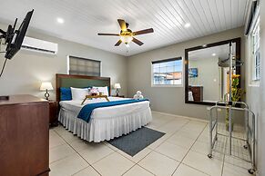 2br2ba Home w Private Pool Close 2 Beach BBQ