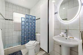 2br2ba Home w Private Pool Close 2 Beach BBQ