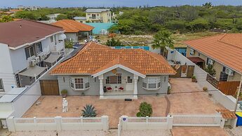 2br2ba Home w Private Pool Close 2 Beach BBQ