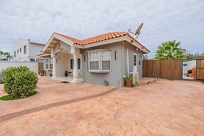 2br2ba Home w Private Pool Close 2 Beach BBQ