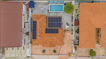 2br2ba Home w Private Pool Close 2 Beach BBQ