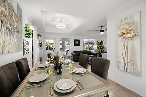 Charming Home With Big Outdoors Pool in Noord