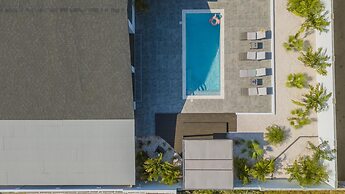 Charming Home With Big Outdoors Pool in Noord