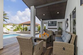 Charming Home With Big Outdoors Pool in Noord