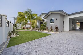 Charming Home With Big Outdoors Pool in Noord