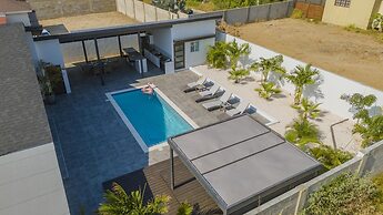 Charming Home With Big Outdoors Pool in Noord