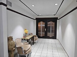 hermosa habitación con piscina