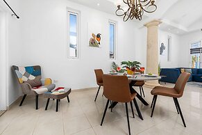 Sleeps 11 6 Bedrooms Privatepool Outdoor Dining