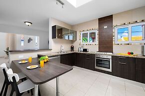 Sleeps 11 6 Bedrooms Privatepool Outdoor Dining