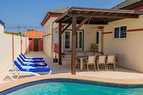 Sleeps 11 6 Bedrooms Privatepool Outdoor Dining