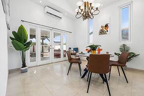 Sleeps 11 6 Bedrooms Privatepool Outdoor Dining