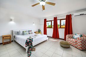 Spacious 4BR Villa Private Pool Cozy Location