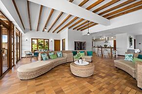 Spacious 4BR Villa Private Pool Cozy Location