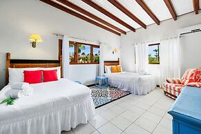 Spacious 4BR Villa Private Pool Cozy Location