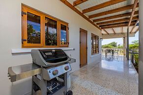 Spacious 4BR Villa Private Pool Cozy Location