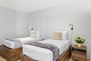 Spacious 4BR Villa Private Pool Cozy Location