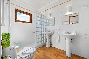 Spacious 4BR Villa Private Pool Cozy Location