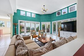 Ocean View 5BR Villa Steps to Beach Privatepool