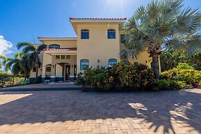Ocean View 5BR Villa Steps to Beach Privatepool