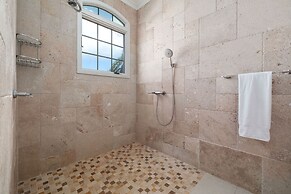 Ocean View 5BR Villa Steps to Beach Privatepool