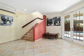 Ocean View 5BR Villa Steps to Beach Privatepool