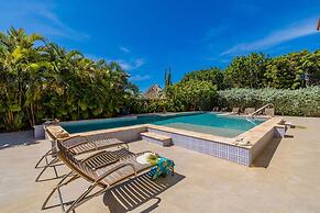Ocean View 5BR Villa Steps to Beach Privatepool