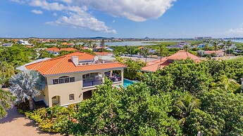 Ocean View 5BR Villa Steps to Beach Privatepool