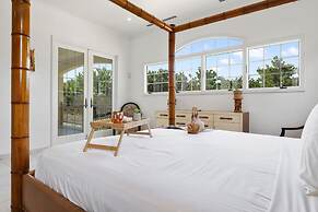 Ocean View 5BR Villa Steps to Beach Privatepool