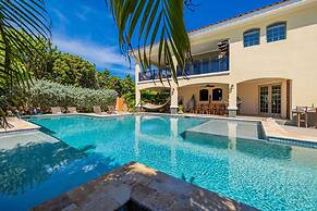 Ocean View 5BR Villa Steps to Beach Privatepool